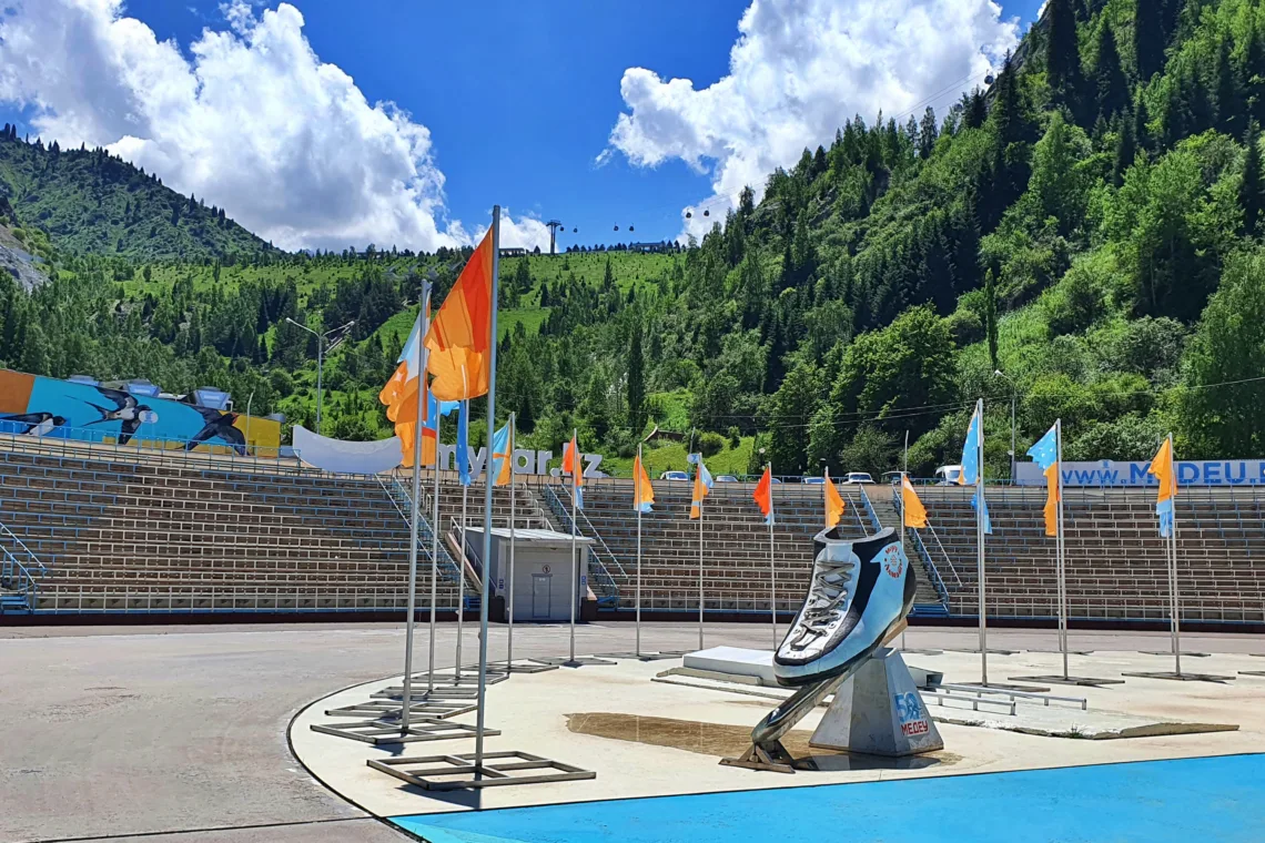 Entdecke Kasachstan - Eisstadion Medeo