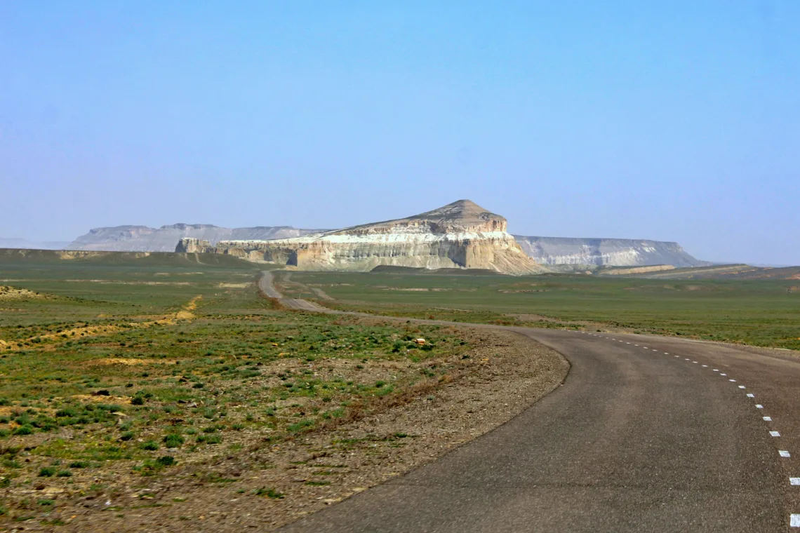Entdecke Kasachstan - Felsen Scherkala