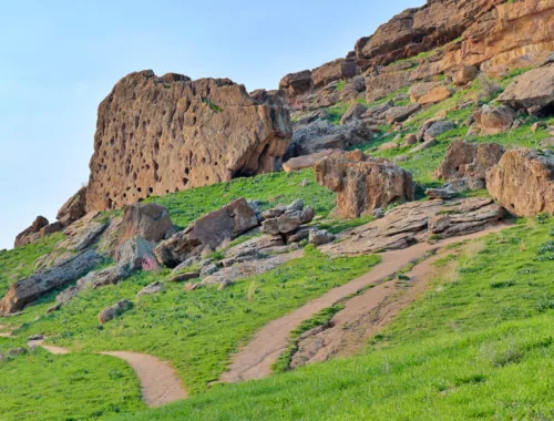 Entdecke Kasachstan - Felsen Adam und Eva