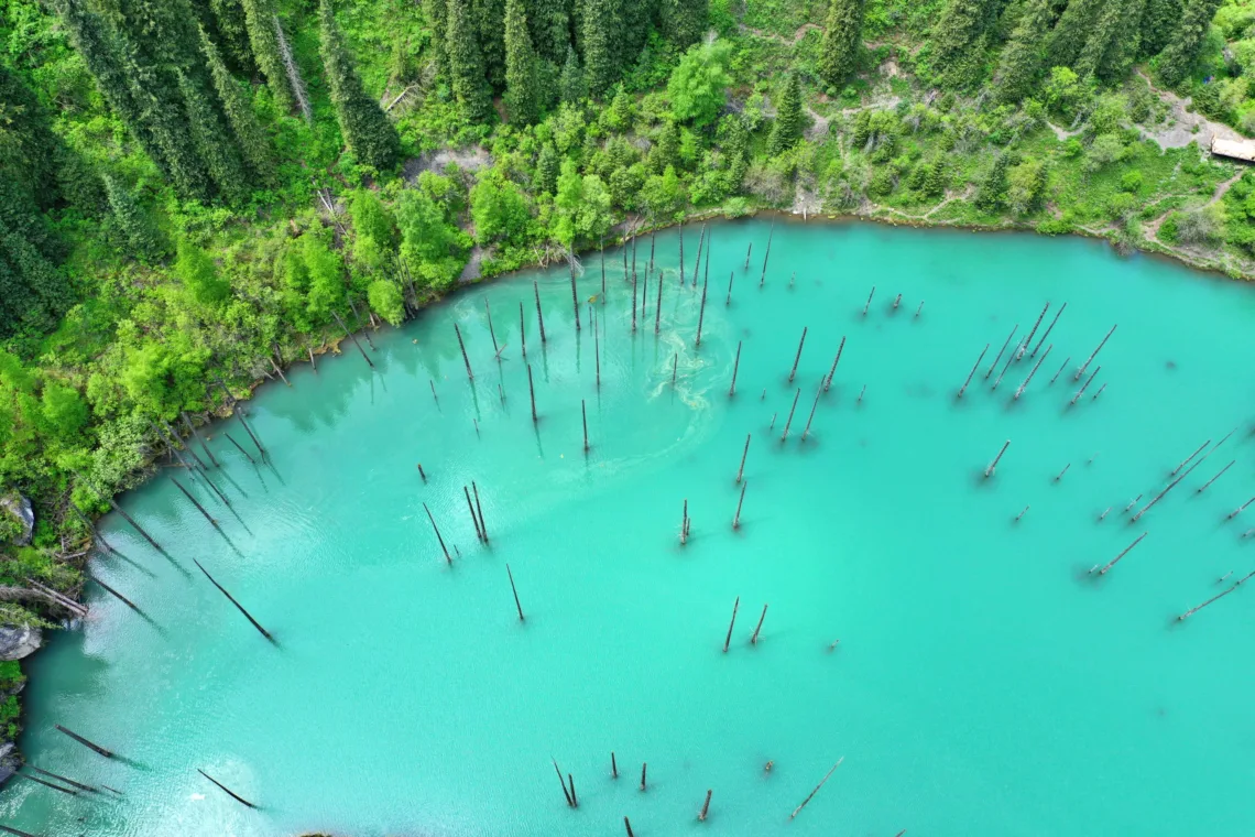 Entdecke Kasachstan - Gebirgssee Kaindy