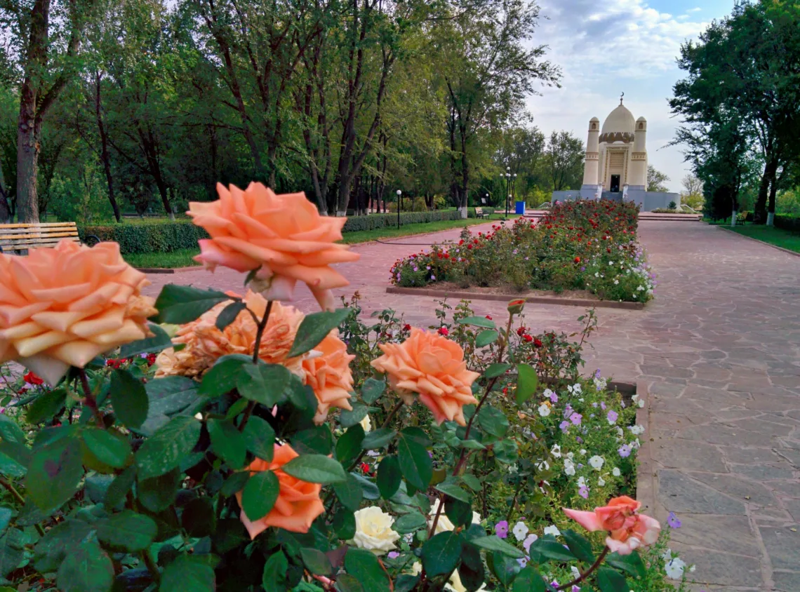 Entdecke Kasachstan - Domalak Ana Mausoleum
