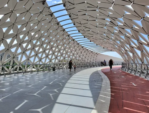 Entdecke Kasachstan - Atyrau Brücke in Astana