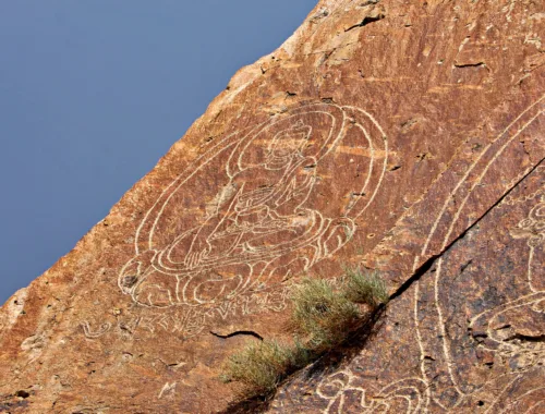 Entdecke Kasachstan - Buddhistische Petroglyphen von Tamgaly-Tas