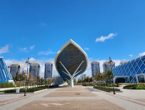 Entdecke Kasachstan - Mauer des Friedens in Astana