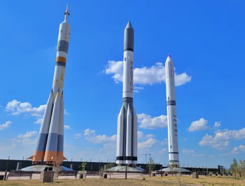 Entdecke Kasachstan - Raketenallee in Astana
