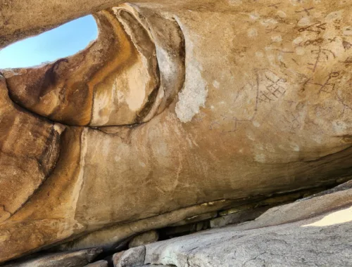Entdecke Kasachstan - Ak-Baur-Höhle