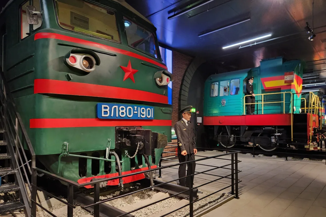 Entdecke Kasachstan - Museum der Kasachischen Eisenbahn in Astana