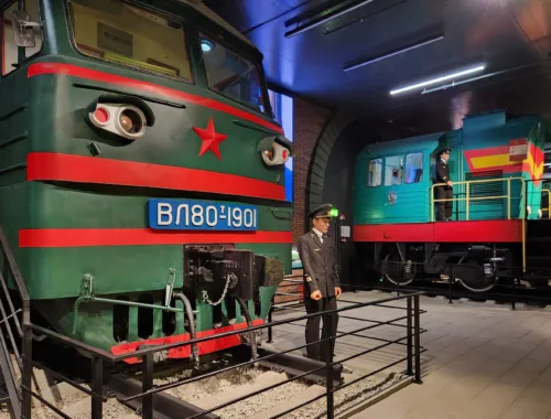 Entdecke Kasachstan - Museum der Kasachischen Eisenbahn in Astana